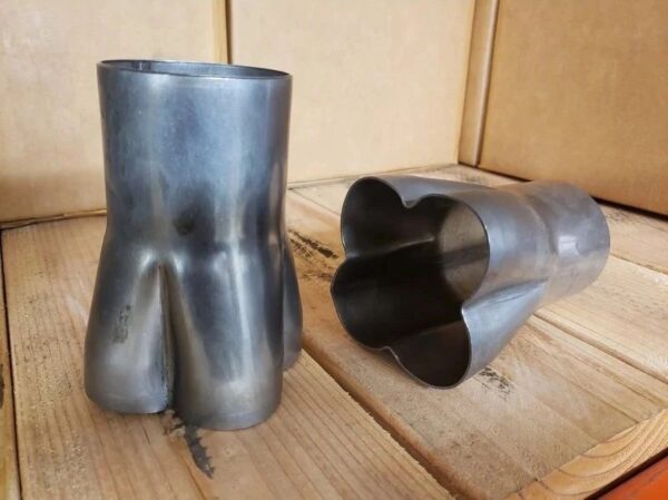 PAIR - STEEL WELD-ON HEADER COLLECTOR, 1 3/4 O.D. PRIMARIES 3" OD OUTLET 5.75" LONG