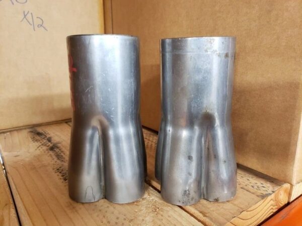 PAIR - STEEL WELD-ON HEADER COLLECTOR, 1-5/8 O.D. PRIMARIES 3" OD OUTLET 5-1/2" + LONG